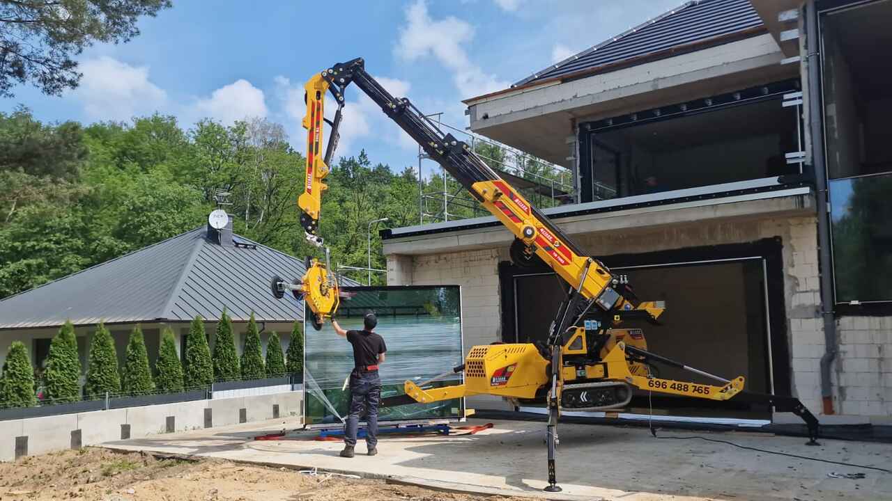 Mini żuraw BEFARD TB7002 z chwytakiem do szkła