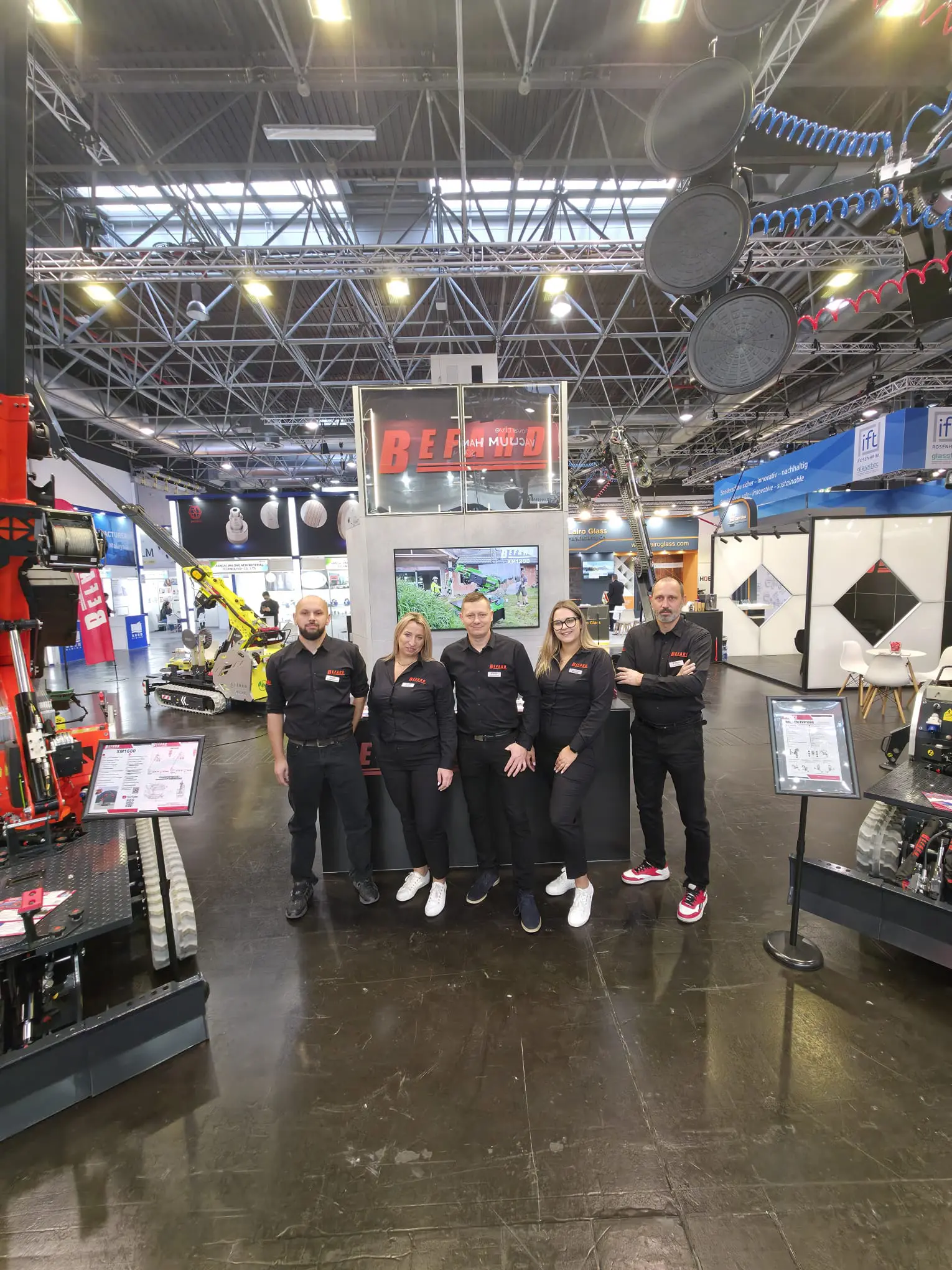 zdjecie zespolu befard na targach glasstec 2026